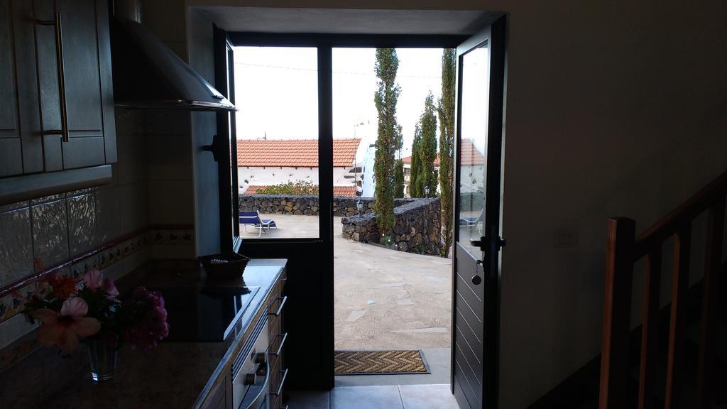La Bodega Guest House Los Llanillos Bagian luar foto